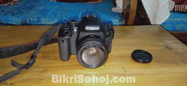 Canon 800D With Tripod & extra Battery.